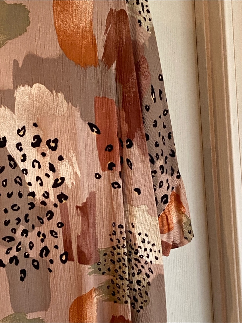 ODDY Blush Multi-Color Button Front V-Neck Blouse - Picture 9 of 16